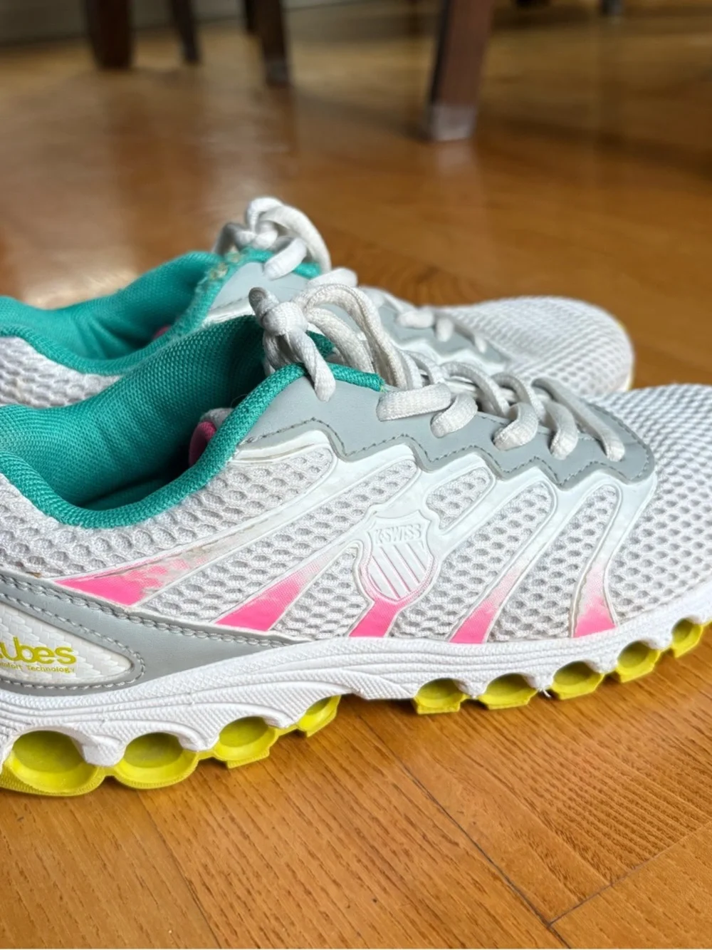 K-Swiss Tubes Sneakers shoes Comfort 200 Neon Pink Teal Youth Girls Size 3.5Y